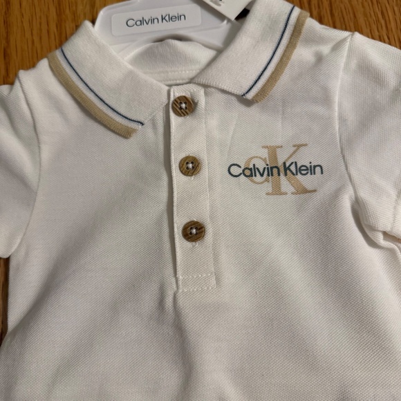 Calvin Klein Baby Boy 2 Piece Outfit Set - Picture 3 of 12